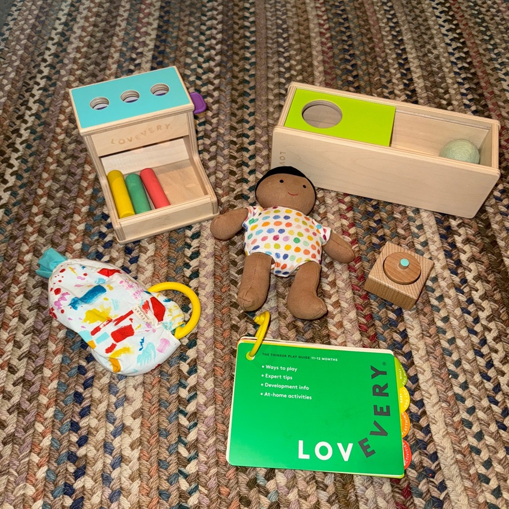 LOVEVERY Play Kit: The Thinker (months 11–12)